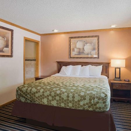 Rodeway Inn Colorado Springs Exterior foto